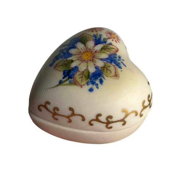 VTG Japan Heart Ceramic Jewelry Box Floral Hand Painted Gold Trim 2" - Picture 1 of 6